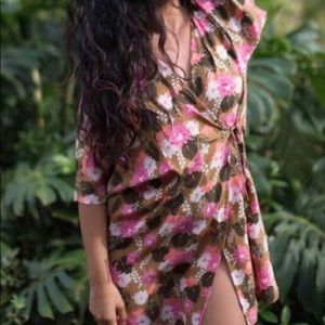 Acacia Karoo Kimono in Lei Day